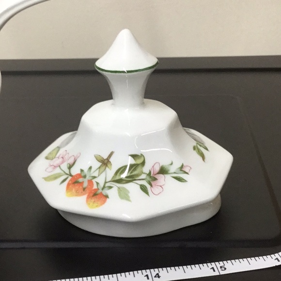 Fancy teapot - Picture 6 of 12